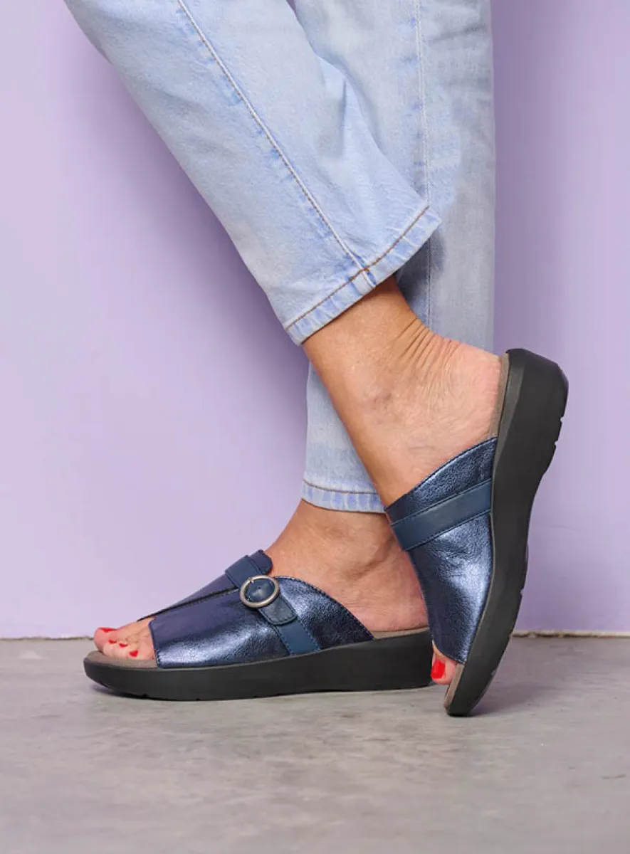 Wolky SS26 00204 Chino 23800 Leder metallic blau
