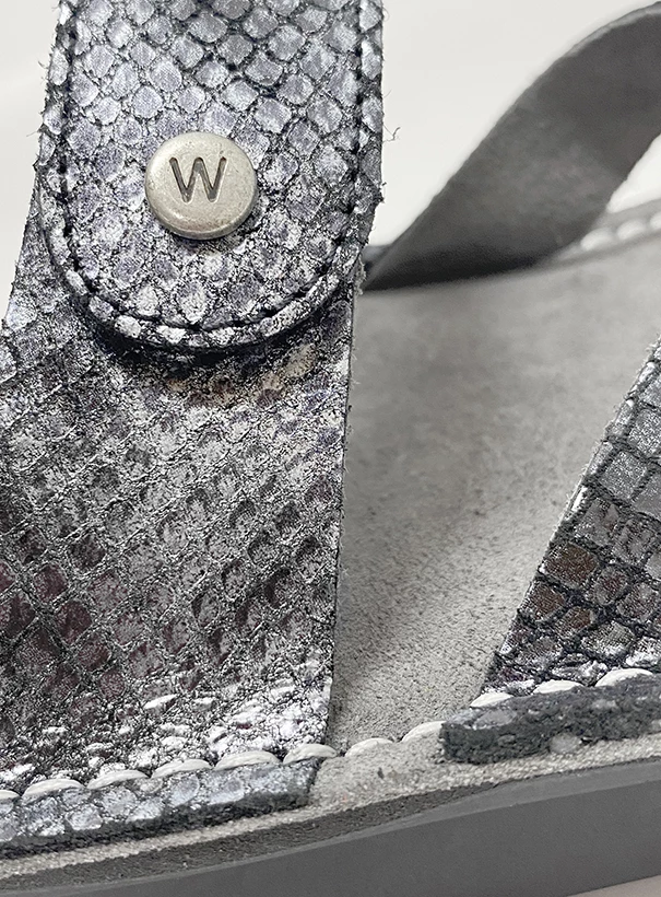 wolky slippers 00877 martinique 98000 zwart snake print leer detail