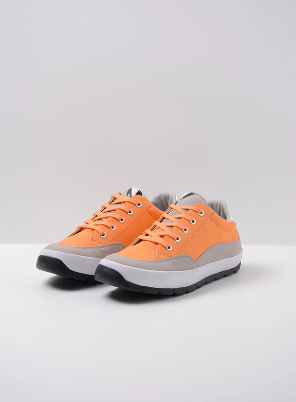 wolky schnuerschuhe 01425 babati 94550 oranje canvas suede front