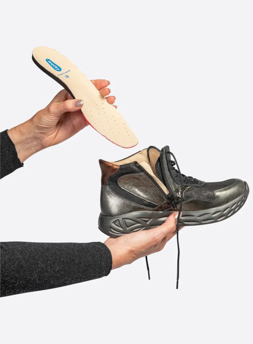 Wolky Hohe Schnürschuhe 05708 Zest S2F 90202 Leder Stretch metallic quecksilbergrau