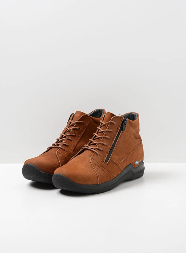 wolky hohe schnuerschuhe 06606 why 11430 nubukleder cognac front